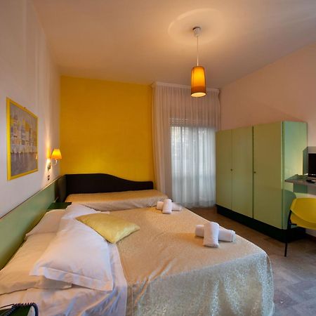 Hotel Ivano Rimini Esterno foto