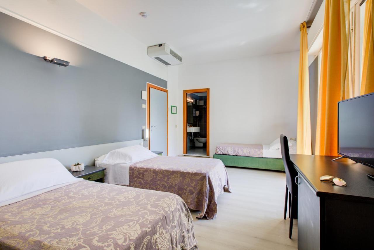 Hotel Ivano Rimini Esterno foto