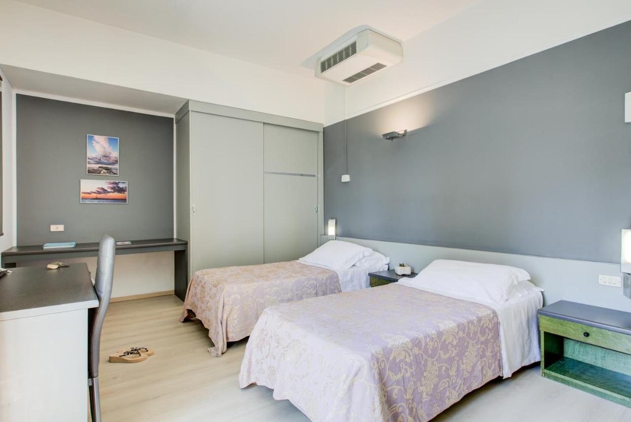 Hotel Ivano Rimini Esterno foto