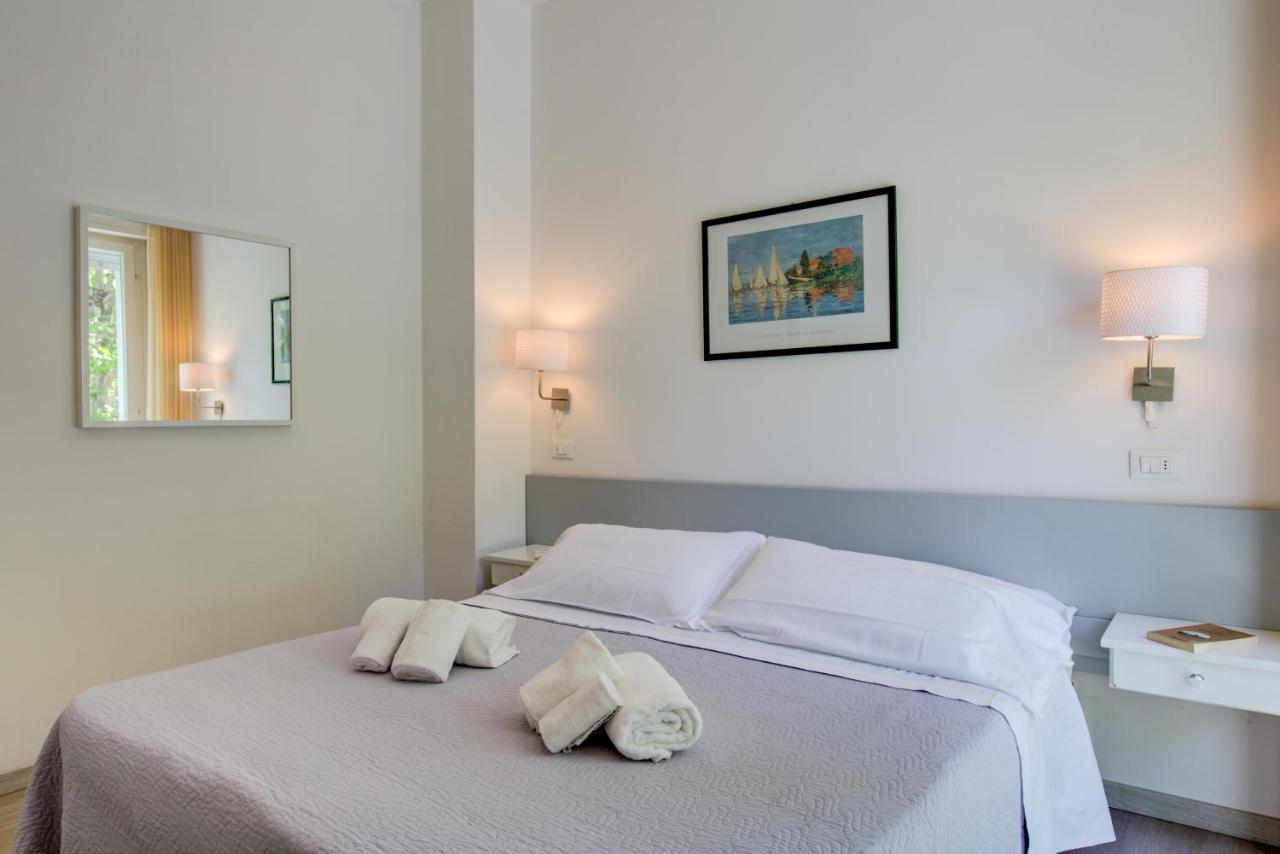 Hotel Ivano Rimini Esterno foto