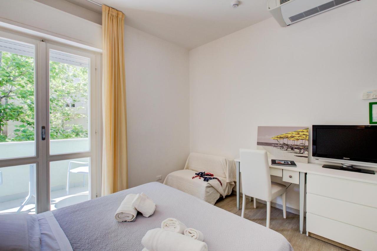 Hotel Ivano Rimini Esterno foto