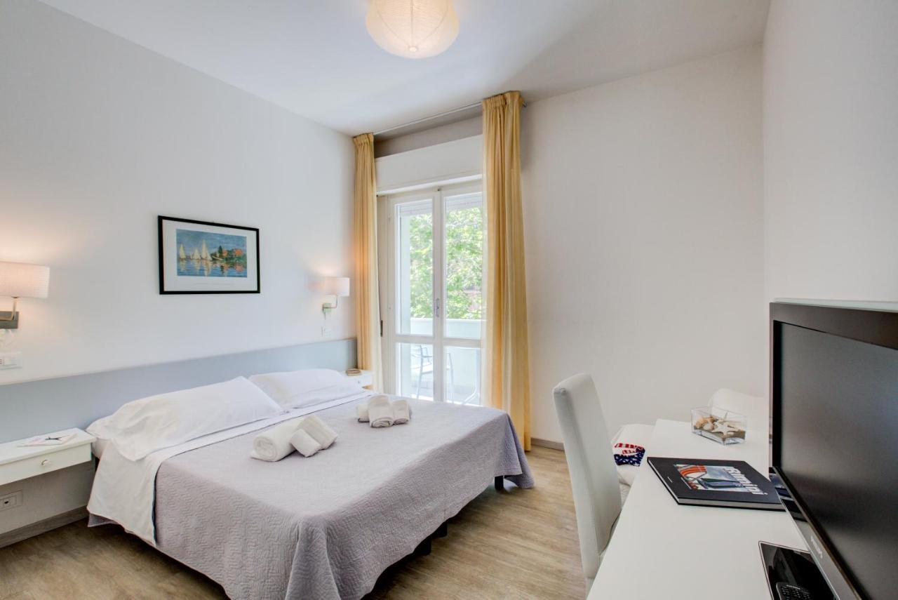 Hotel Ivano Rimini Esterno foto