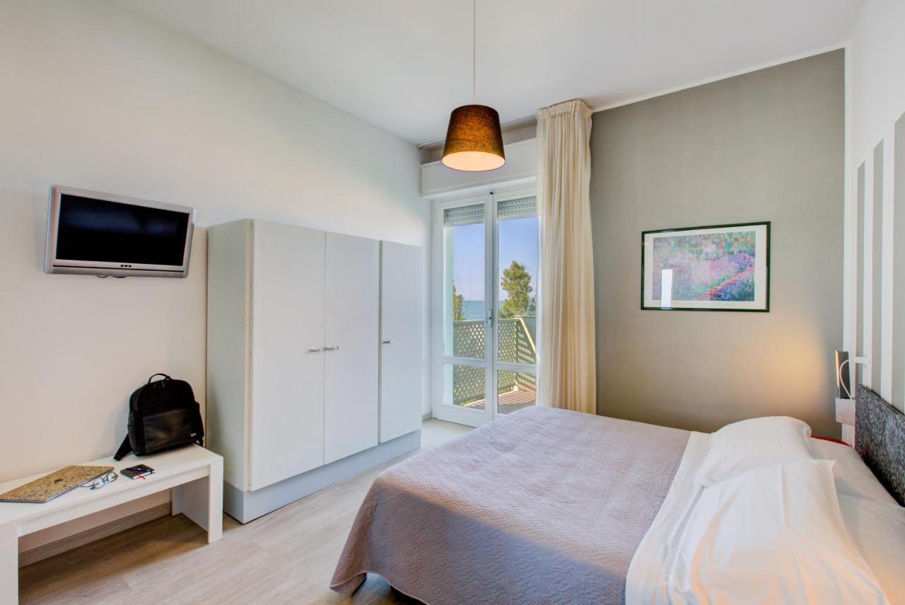 Hotel Ivano Rimini Esterno foto