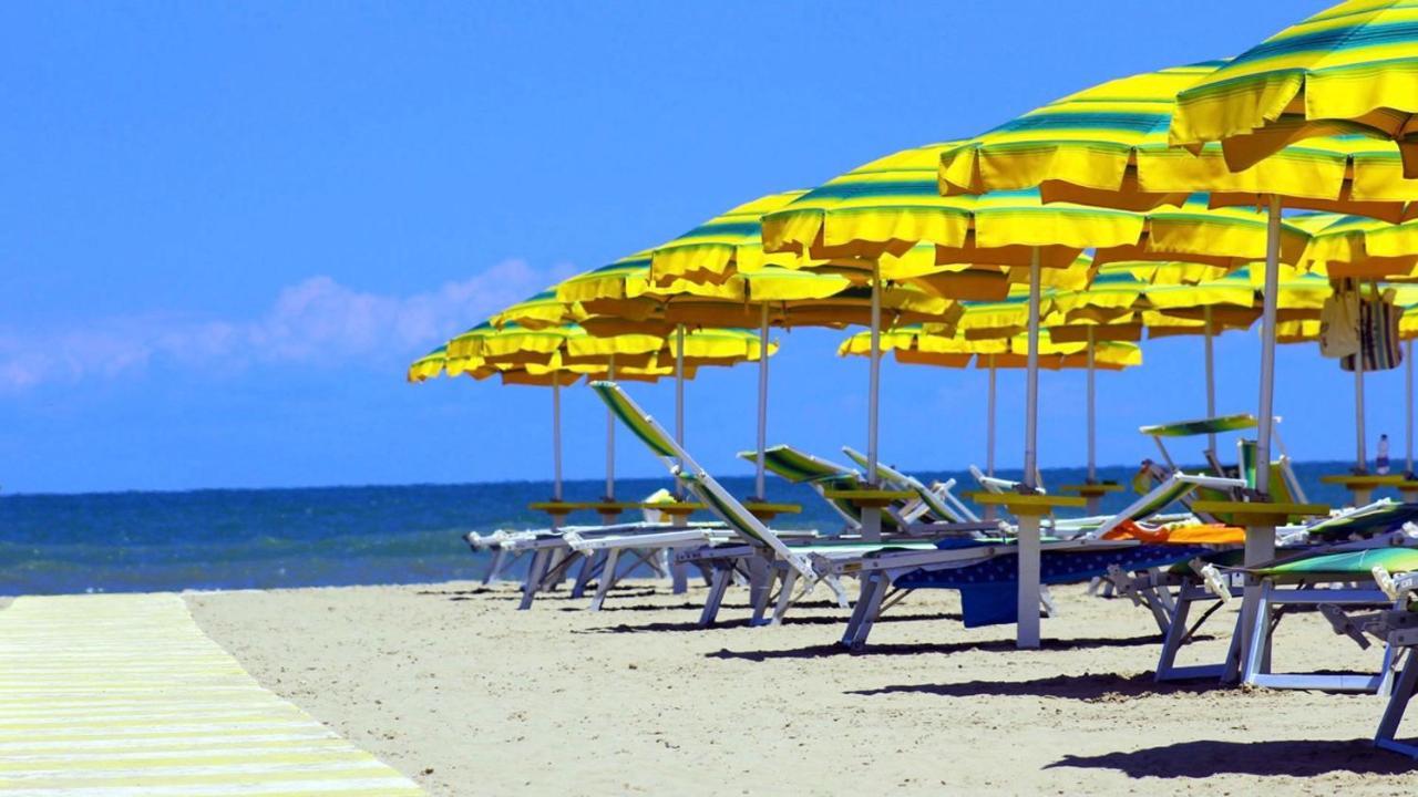 Hotel Ivano Rimini Esterno foto
