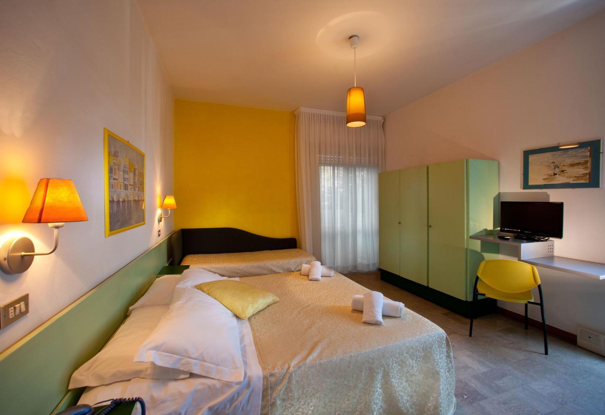 Hotel Ivano Rimini Esterno foto