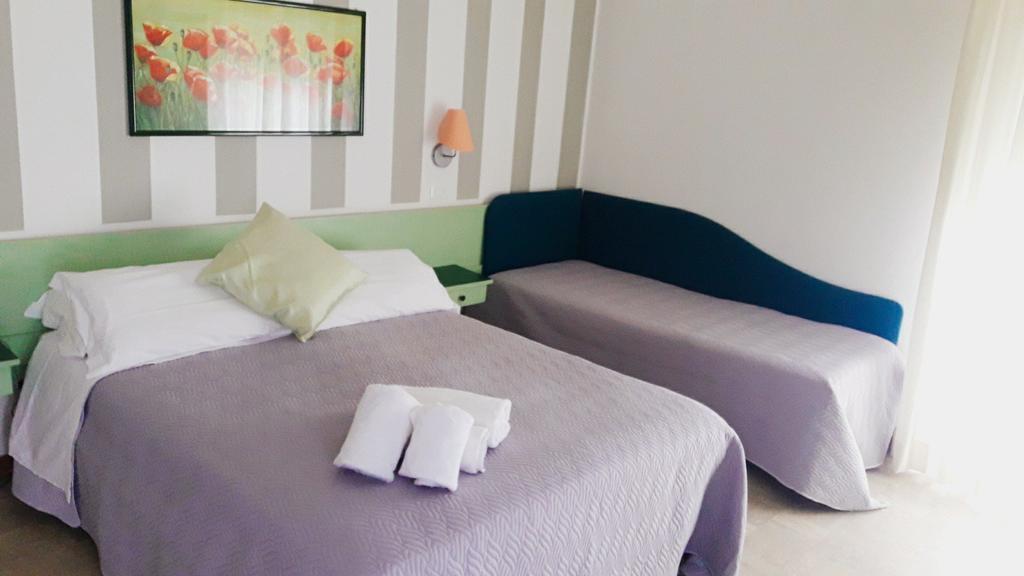 Hotel Ivano Rimini Esterno foto